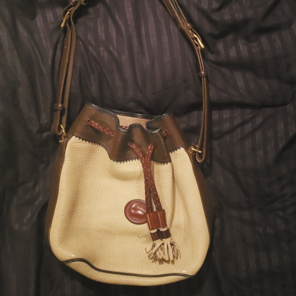 Dooney & Bourke pocketbook